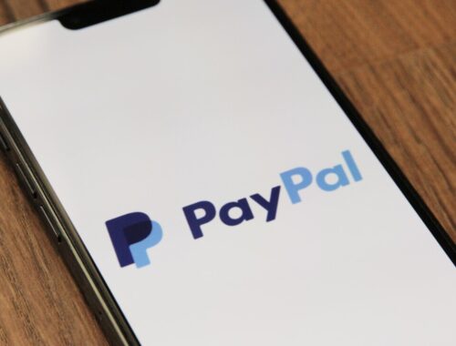 un téléphone avec un logo Pay Pay dessus