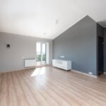 Appartement moderne avec plafond blanc épuré avant pose du plafond tendu à Toulouse