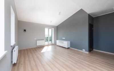 Appartement moderne avec plafond blanc épuré avant pose du plafond tendu à Toulouse